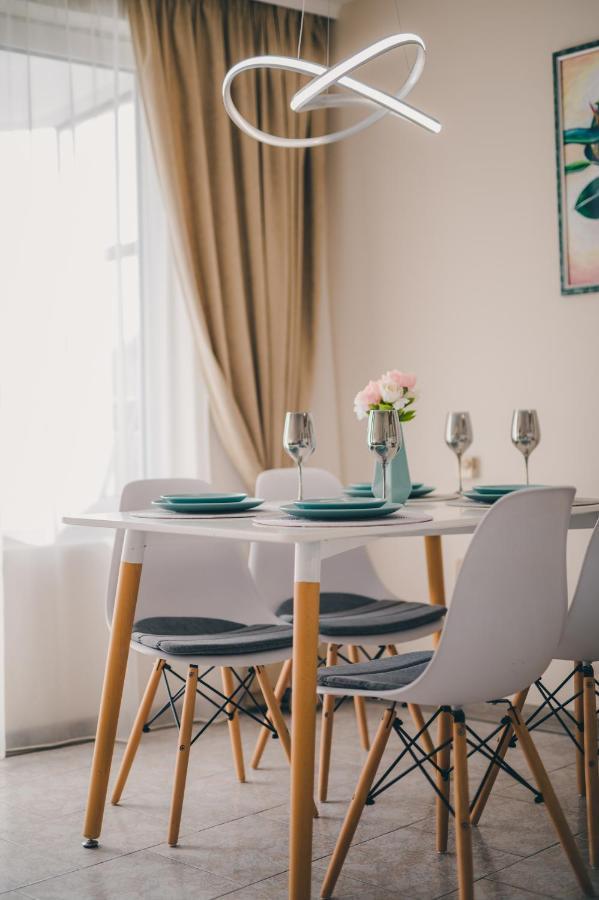 Unbeatable Location: New & Comfy Apartment فارنا المظهر الخارجي الصورة