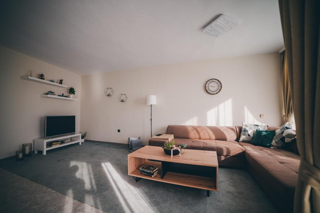 Unbeatable Location: New & Comfy Apartment فارنا المظهر الخارجي الصورة
