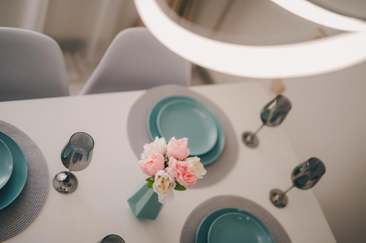 Unbeatable Location: New & Comfy Apartment فارنا المظهر الخارجي الصورة